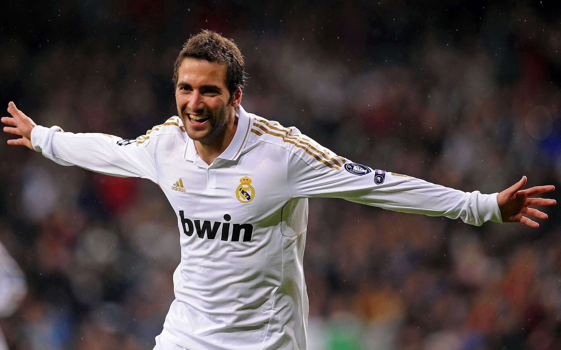 爱游戏体育平台-梅西助攻帽子戏法，巴萨主场轻松获胜，梅西帽子戏法巴萨33皇马央视  第2张